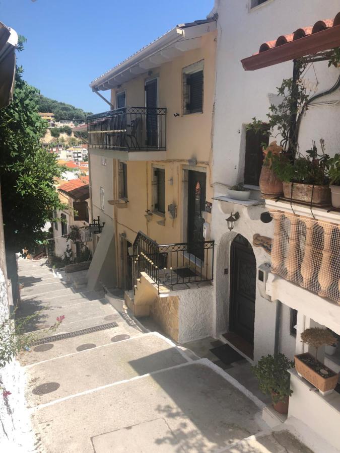 Appartement Blaue Welle Haus à Parga Extérieur photo