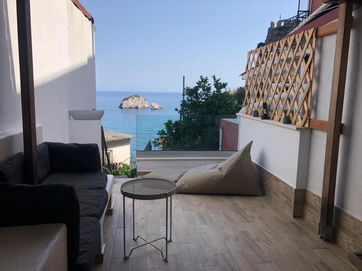 Appartement Blaue Welle Haus à Parga Extérieur photo